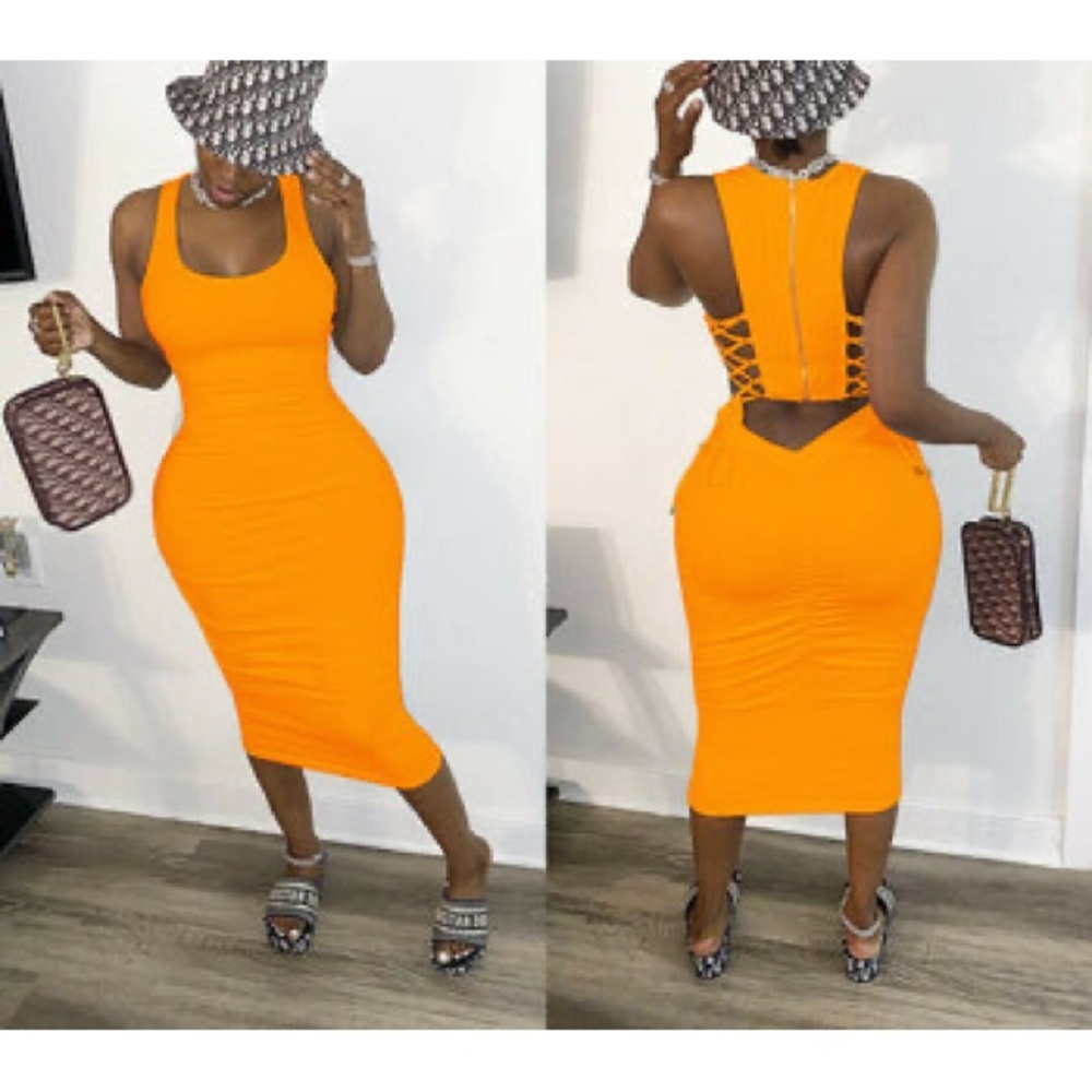 BACKLESS & SLEEVELESS BODYCON MINI DRESS - Picture 2 of 2